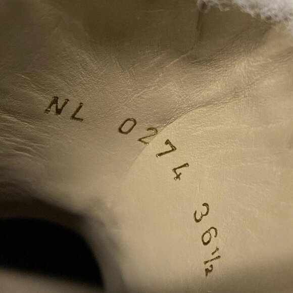 LOUIS VUITTON Aspen Chelsea Boots Beige - Women's Boots 784-021925 - Picture 9 of 10